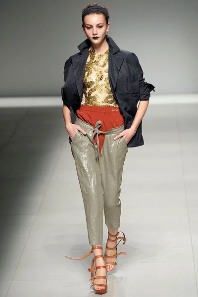 Look 14